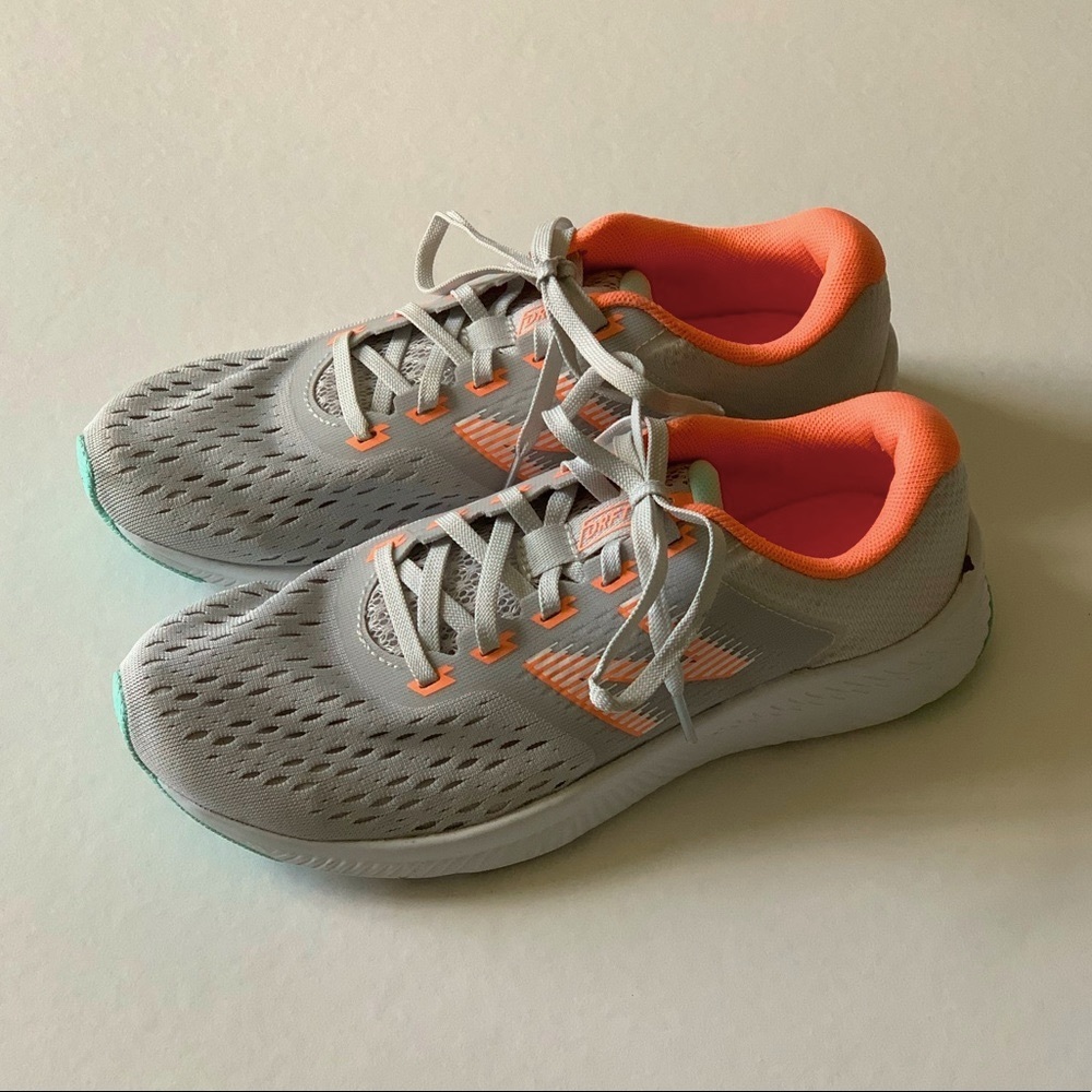 New Balance Womens DRFT V1 Running Shoe